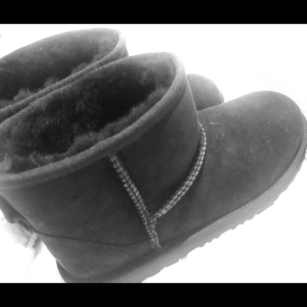 Classic Mini Black Ugg Boots